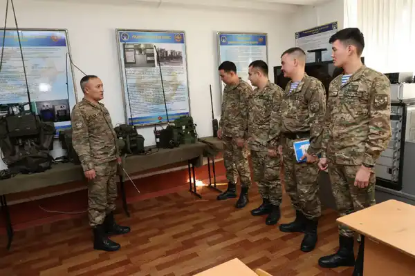 В Алматы офицеры-связисты освоили цифровые средства связи нового поколения (4)