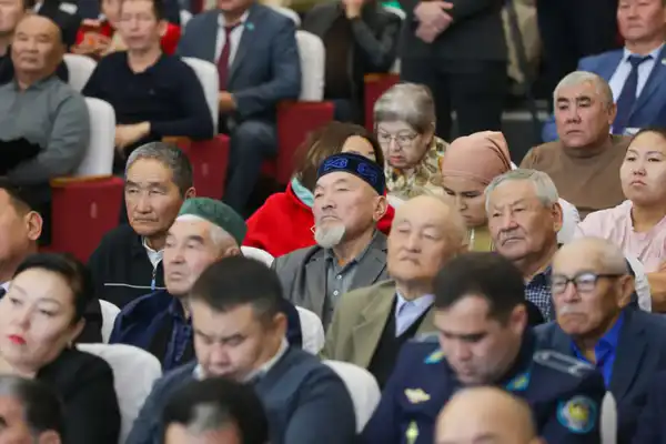 Ербол Карашукеев провёл встречу с жителями Сарысуского района (2)