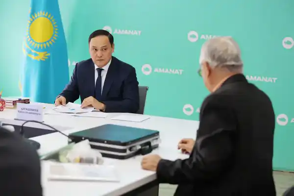 Ербол Карашукеев провел прием граждан (4)