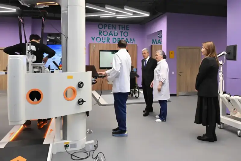 Президент осмотрел Центр инклюзивного спорта (2)