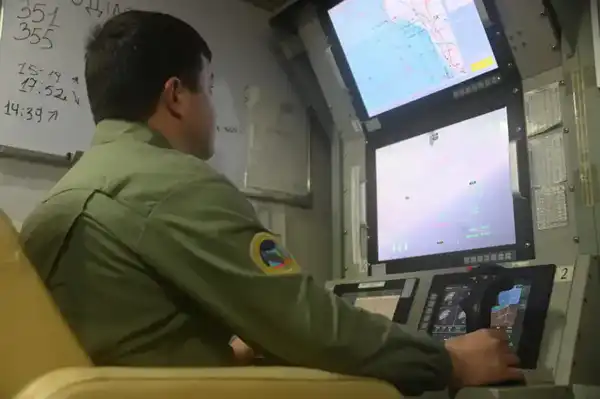 Военные летчики посвятили учебно-тренировочные полеты выдающемуся полководцу Бауыржану Момышулы (9)