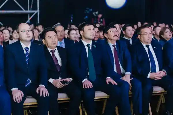 В Атырау подвели итоги Года рабочих профессий (2)