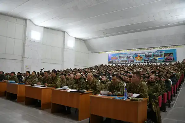 Офицеры Минобороны провели разъяснительную работу в воинских частях Восточного Казахстана (2)