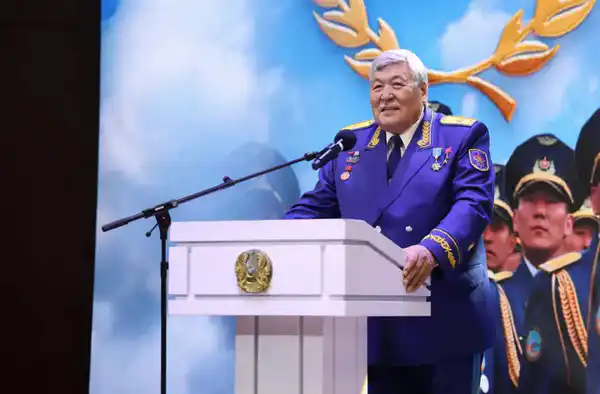 В Минобороны прошло чествование Халық қаһарманы Мухтара Алтынбаева в честь его 80-летнего юбилея (9)
