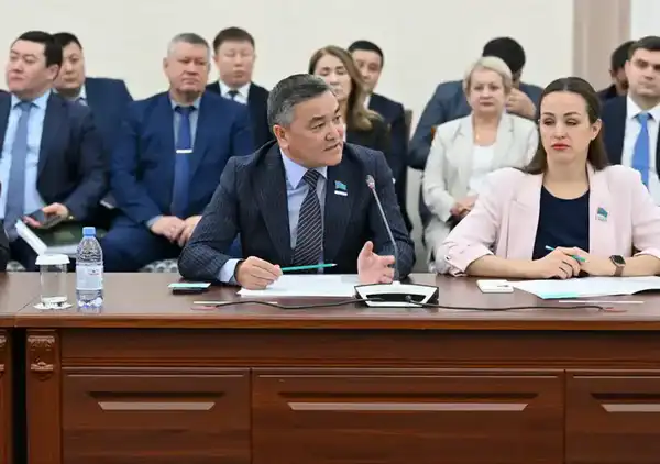 Аким СКО отчитался перед депутатами (2)