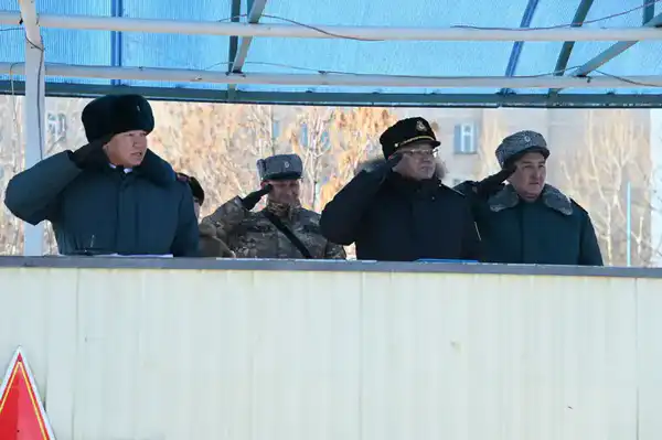 Офицеры Минобороны провели разъяснительную работу в воинских частях Восточного Казахстана (3)