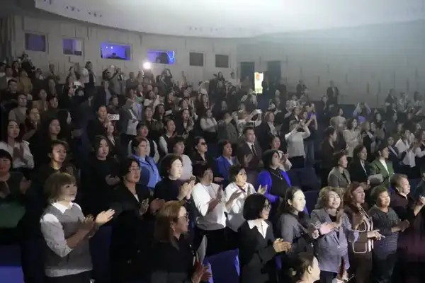 «Роль учения Аль-Фараби в педагогике»: в Астане прошла республиканская научно-педагогическая конференция (2)