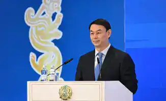 Аким Алматы анонсирует развитие общественного транспорта для борьбы с транспортными заторами