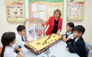 Уроки математики в столичной школе обогащаются казахскими музыкальными инструментами