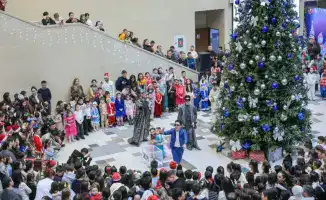 В Астане прошла новогодняя елка для детей сотрудников МВД с театрализованным представлением и показом полицейской техники