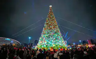 40 ёлок зажглись — Астана в новогоднем волшебстве!