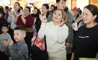 Военнослужащие Национальной гвардии музыкальное выступление столице новогоднее настроение