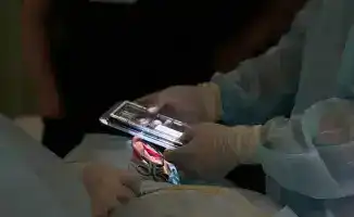 В Карагандинской области успешно проведена первая операция по кохлеарной имплантации для восстановления слуха у ребёнка.