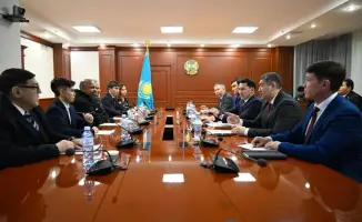 Встреча титанов: Ербол Мырзабосынов и Рой Джонс на ринге идей о будущем бокса