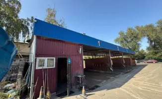 В Алматы начато сносование автомойки самообслуживания из-за отсутствия разрешений