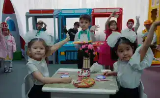 Флешмоб студентов в Астане завершает Год профессий