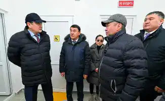 Аким области Берик Уали посетил новый медицинский пункт в селе Малтүгел