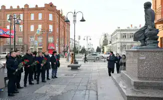 Визит делегации Абайской области в Омск: почтение памяти культурных деятелей