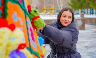 Эко-елка с казахской символикой установлена на бульваре Нуржол в Астане