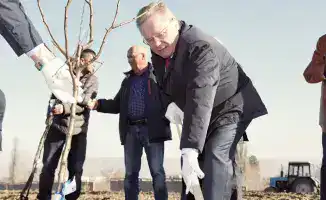 Открытие "Мичуринского сада" в Алмалыке: Казахстан и Россия запускают проект по селекционному садоводству