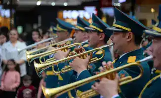 Центральный военный оркестр Казахстана выступает на I Международном фестивале военной музыки в Дохе