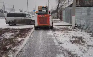 Масштабные снегоуборочные работы в Астане: более 1 тыс. единиц спецтехники на борьбе с метелью