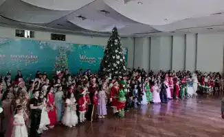 В Кокшетау прошли новогодние мероприятия для 200 детей, включая сирот и одарённых учеников