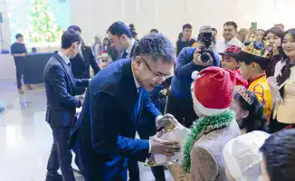 Аким области поздравил детей на традиционной новогодней ёлке в Атырау