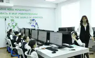 «Жүрек, сенсің Отаным!»: В Астане отпраздновали 10 лет вдохновения и знаний в гимназии №77