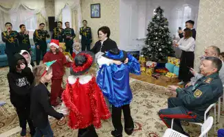 Военнослужащие Национальной гвардии МВД РК поддержали детей из детских домов в Новый год через поздравления и подарки