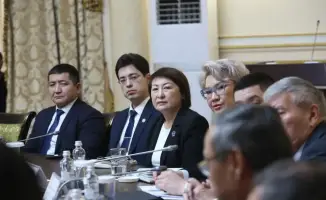 Обсуждение роли молодежи в общественной жизни на встрече заместителя акима Алматы с ректорами вузов