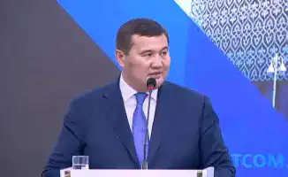 Аким Кызылординской области предупреждает о последствиях манипуляций с общественным мнением через заказные лайки и комментарии учителей