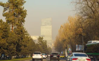 Алматы: Город в ожидании утренней зари после сотрясения земли — полиция и пожарные на страже спокойствия