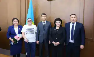 Награждение лучших медицинских работников в области здравоохранения РК