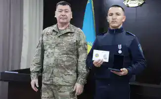 Полицейские Сатпаева спасли детей из пожара