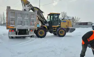 Снегопад в Астане: более трех тысяч дорожных рабочих обеспечивают уборку улиц для безопасности горожан