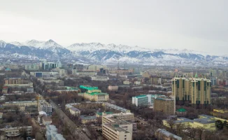 После ощутимых подземных толчков в Алматы, жители начали активно шутить и создавать мемы о произошедшем, отражая свою реакцию на землетрясение.