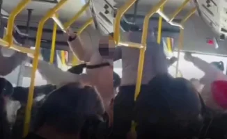 Алматинская девушка использует прием из 'Мортал Комбата' в автобусной драке: видео стало вирусным