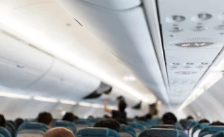 Иностранцы устроили драку на рейсе из Алматы: видео