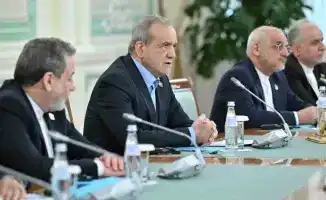 Иранская делегация передала Казахстану копии ценных древних рукописей в ходе международных переговоров