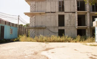 Казахстанец платит ипотеку за несуществующую квартиру: позиция банка и последствия сноса дома