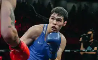 Казахстанский боксер Сабыржан Аккалыков вышел в финал ЧМ после снятия узбекистанца
