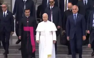 Папа римский Лев призывает к созданию Палестинского государства, а Папа римский Франциск называет его создание и признание 'единственным решением' палестино-израильского конфликта.