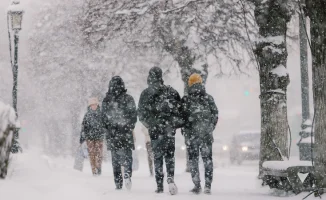 Казахстан под влиянием зимней непогоды: туман, гололёд и осадки 8 декабря