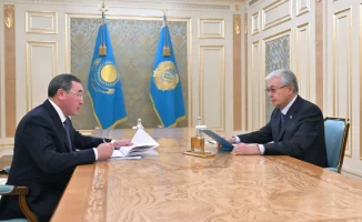 Токаев поставил задачи перед акимом Алматинской области Султангазиевым