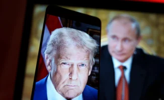 Президент США Дональд Трамп провел телефонный разговор с российским лидером Владимиром Путиным перед встречей с украинским коллегой Владимиром Зеленским.