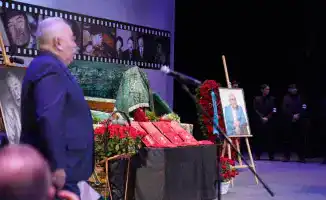 Тысячи казахстанцев пришли проститься с выдающимся актером и режиссером Асанали Ашимовым в Алматы