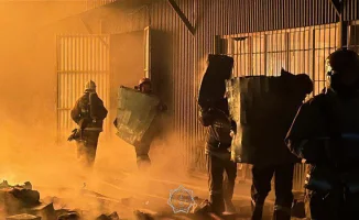 Пожар в складском помещении Алматы: МЧС координирует тушение по видеотрансляции