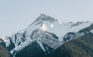 В горах Алматы найдено тело пропавшей девушки: спасатели обнаружили её в районе Бутаковского водопада