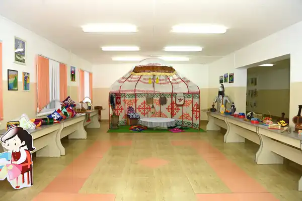 Ознакомились с материальной базой школы-лицея города Байконур (7)